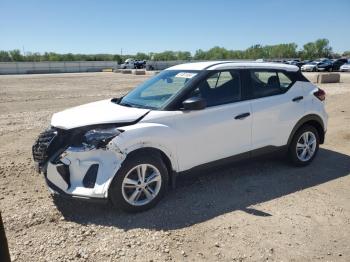  Salvage Nissan Kicks