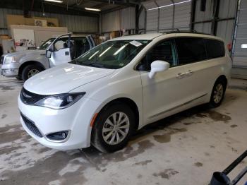  Salvage Chrysler Pacifica