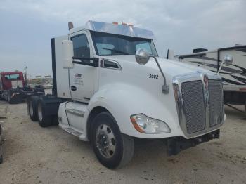  Salvage Kenworth Constructi