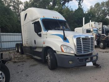  Salvage Freightliner Cascadia 1