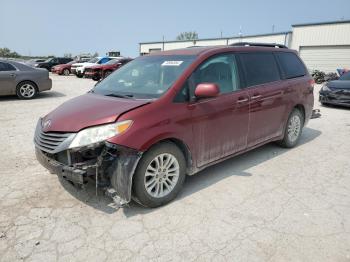  Salvage Toyota Sienna