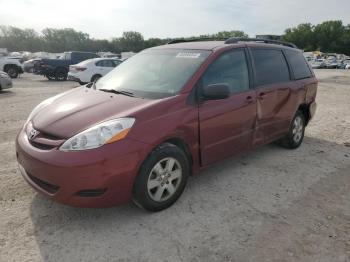  Salvage Toyota Sienna