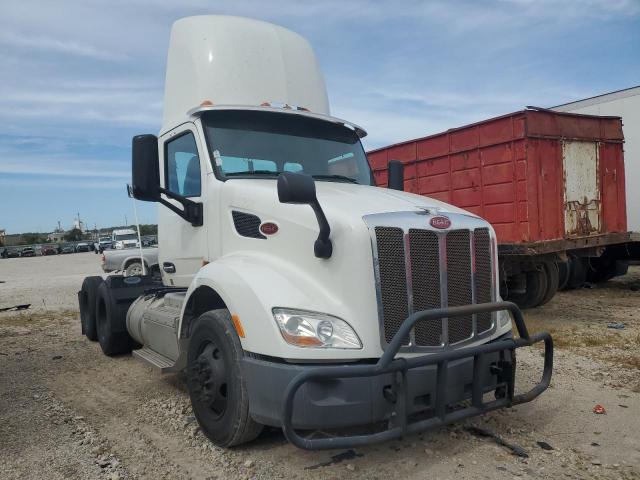  Salvage Peterbilt 579