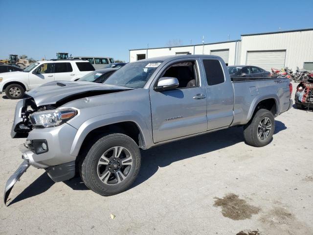  Salvage Toyota Tacoma