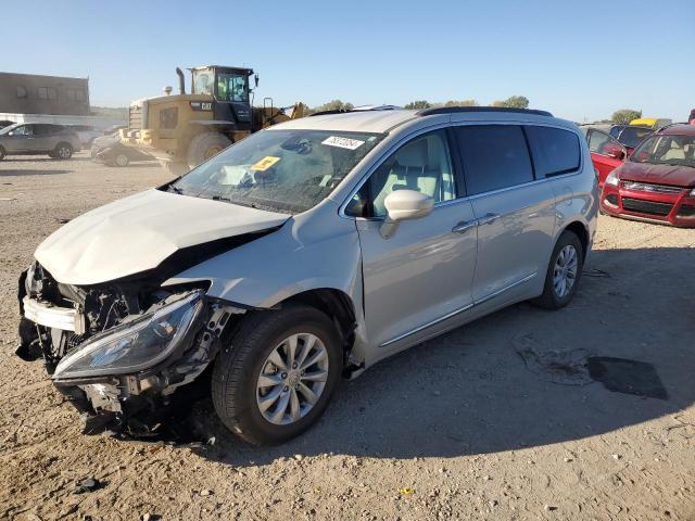  Salvage Chrysler Pacifica