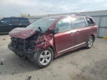  Salvage Toyota Sienna