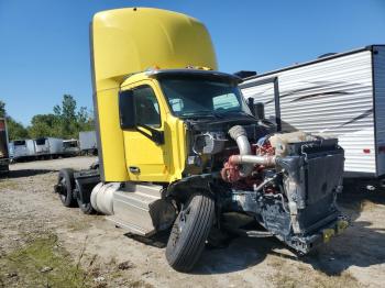  Salvage Peterbilt 579