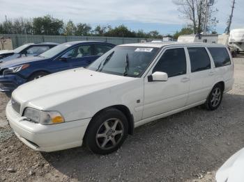  Salvage Volvo V70