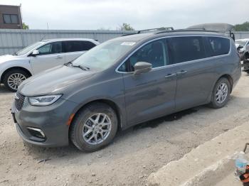  Salvage Chrysler Pacifica