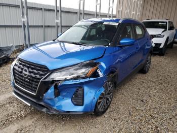  Salvage Nissan Kicks