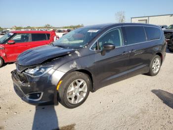  Salvage Chrysler Pacifica