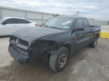  Salvage Mitsubishi Raider