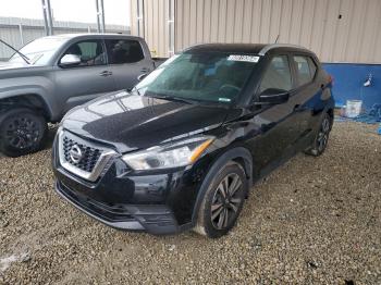  Salvage Nissan Kicks