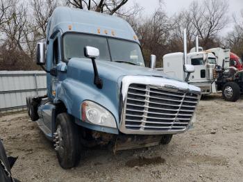  Salvage Freightliner Cascadia 1