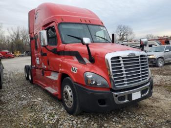  Salvage Freightliner Cascadia 1