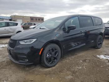  Salvage Chrysler Pacifica