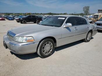  Salvage Lincoln Towncar