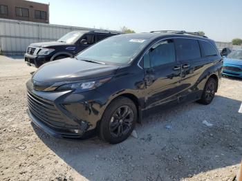  Salvage Toyota Sienna