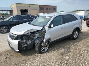  Salvage Kia Sorento