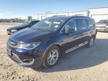  Salvage Chrysler Pacifica