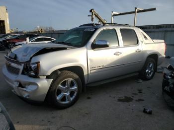  Salvage Chevrolet Avalanche