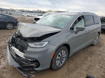  Salvage Chrysler Pacifica