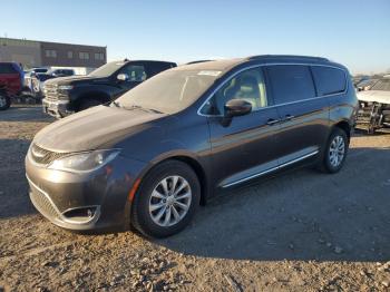  Salvage Chrysler Pacifica