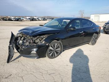  Salvage Nissan Altima