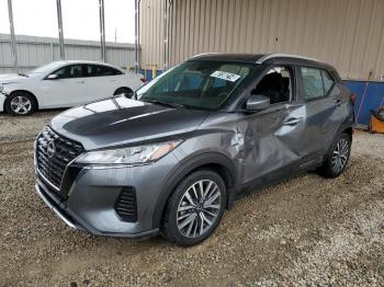  Salvage Nissan Kicks