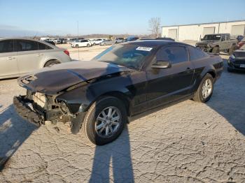  Salvage Ford Mustang