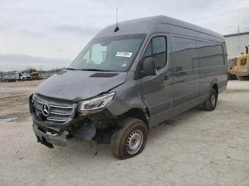  Salvage Mercedes-Benz Sprinter