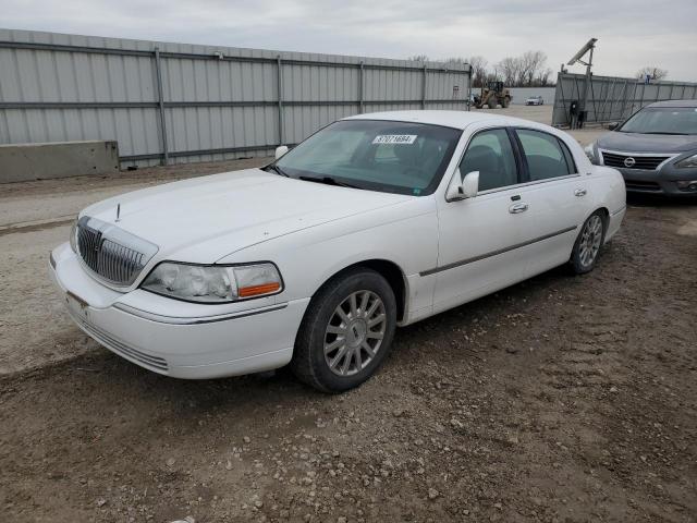  Salvage Lincoln Towncar