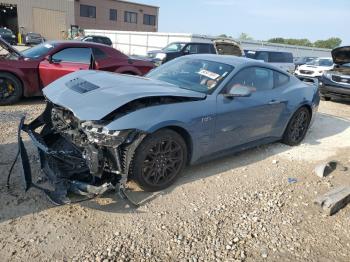  Salvage Ford Mustang