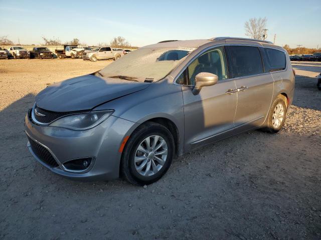  Salvage Chrysler Pacifica