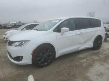  Salvage Chrysler Pacifica