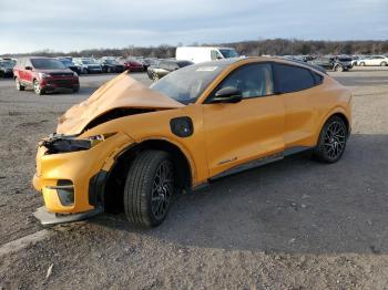  Salvage Ford Mustang