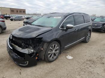  Salvage Chrysler Pacifica