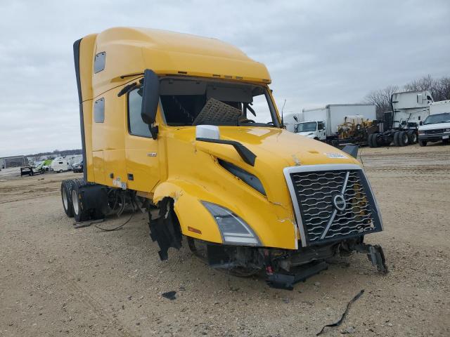  Salvage Volvo Vn