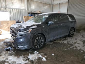  Salvage Kia Carnival