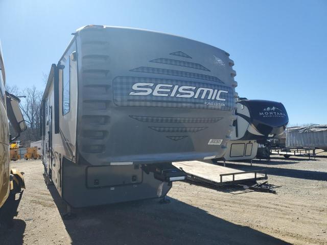  Salvage Jayco 5th Wheel