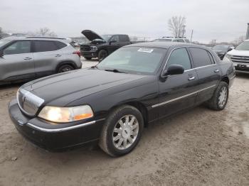  Salvage Lincoln Towncar