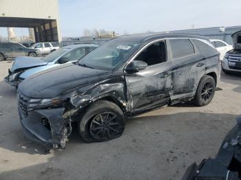  Salvage Hyundai TUCSON