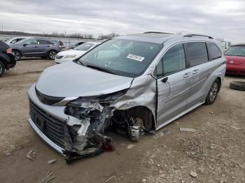  Salvage Toyota Sienna