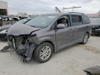  Salvage Toyota Sienna