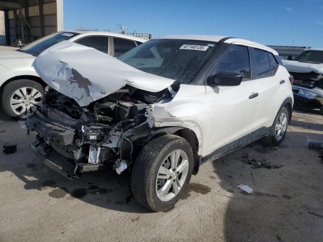  Salvage Nissan Kicks