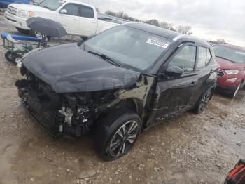  Salvage Nissan Kicks