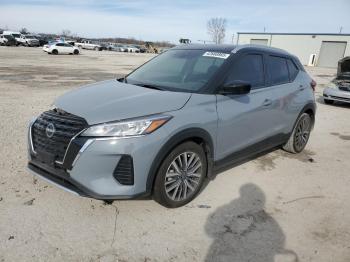  Salvage Nissan Kicks