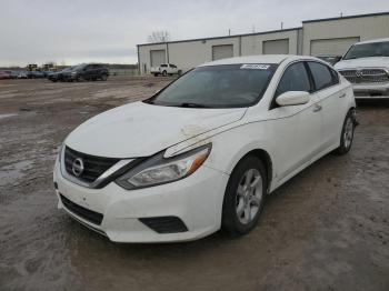  Salvage Nissan Altima