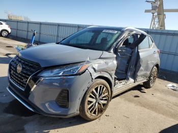 Salvage Nissan Kicks