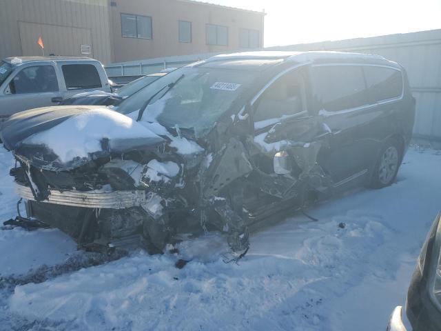  Salvage Chrysler Pacifica